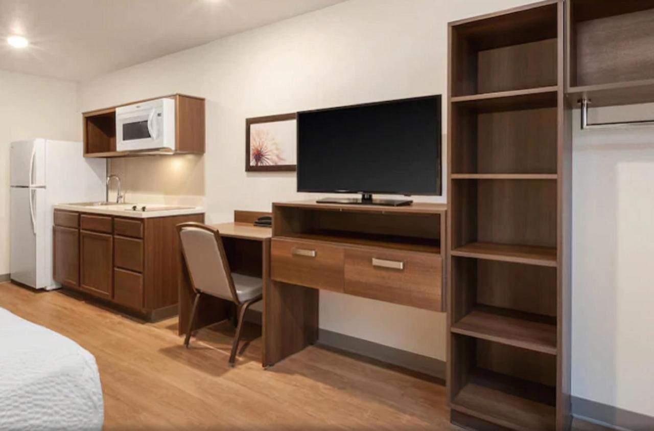 Woodspring Atlanta Hotel